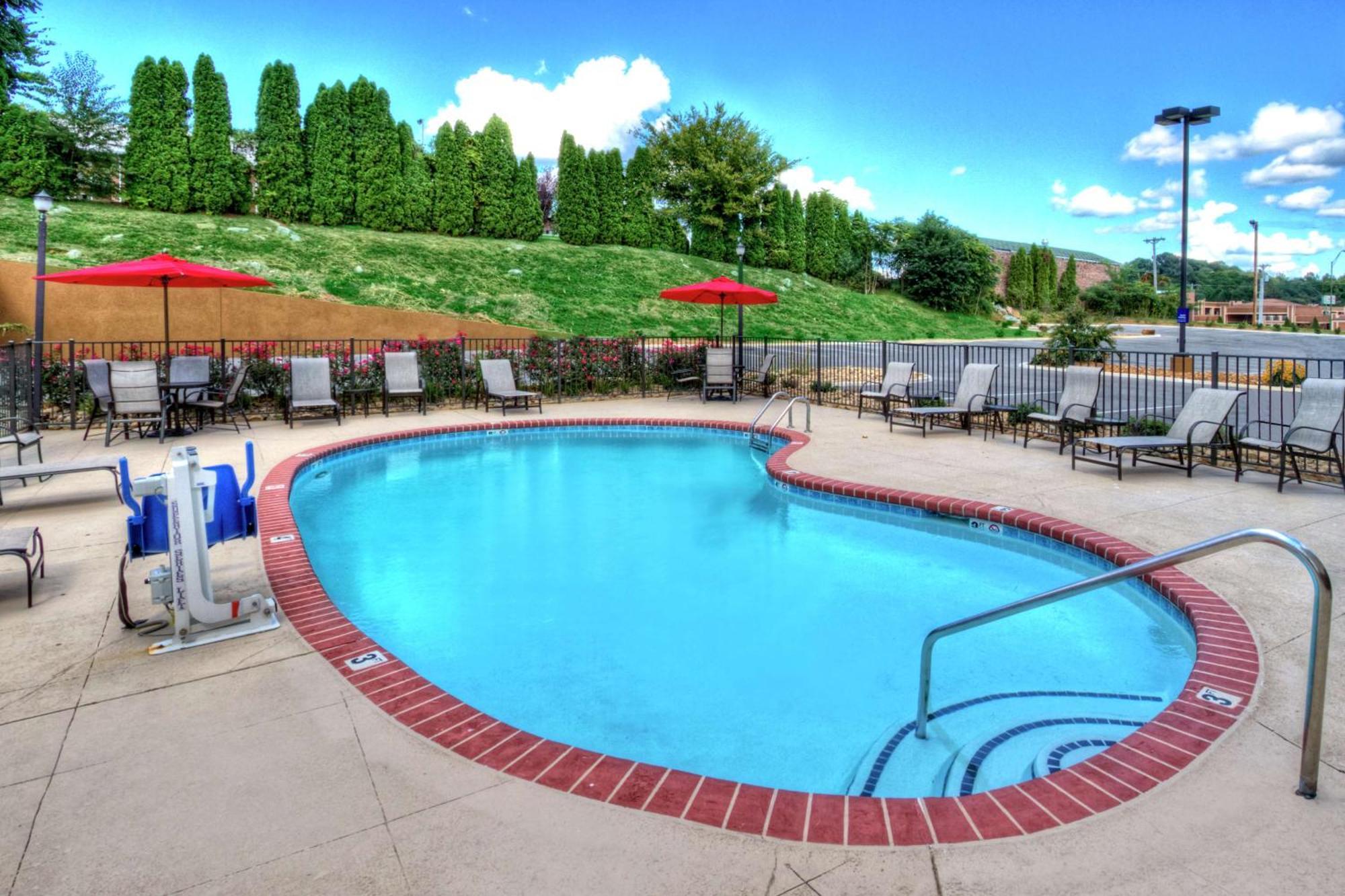Hampton Inn Куквилл Экстерьер фото